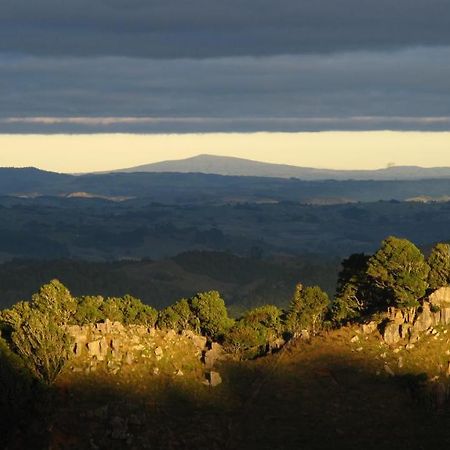 Rock Retreat B&B Farmstay Waitomo Caves Bagian luar foto
