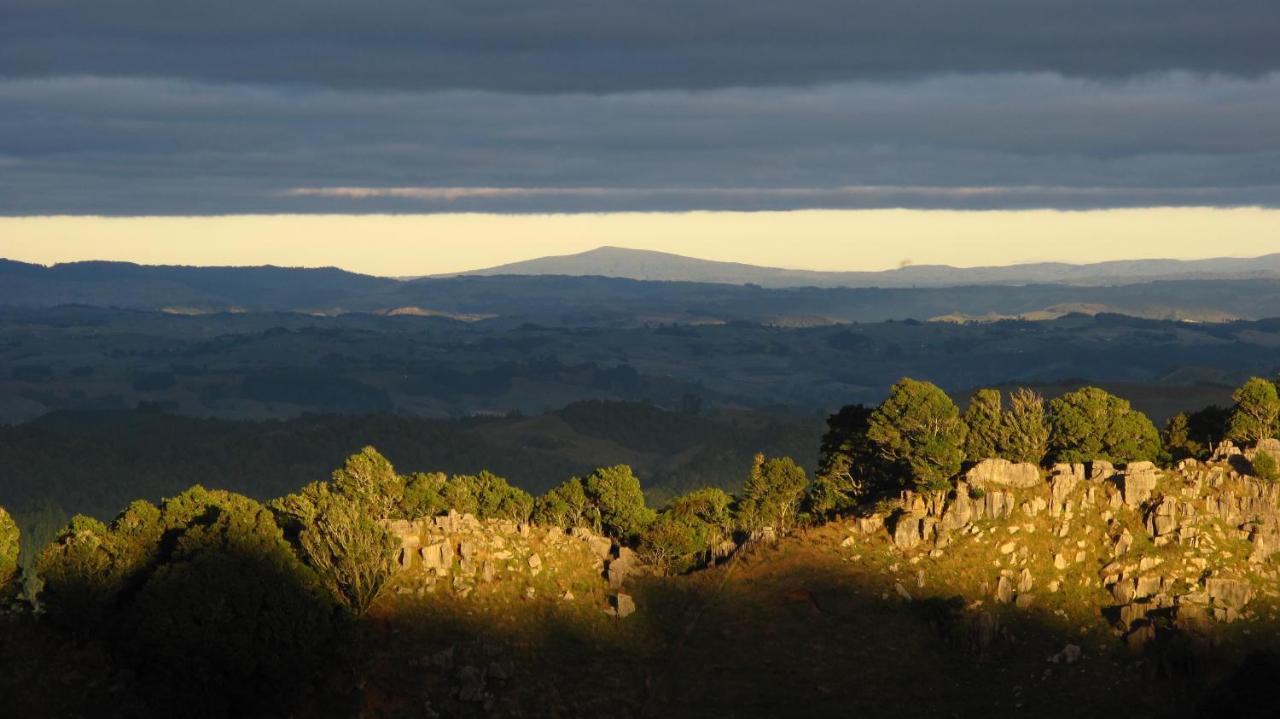 Rock Retreat B&B Farmstay Waitomo Caves Bagian luar foto