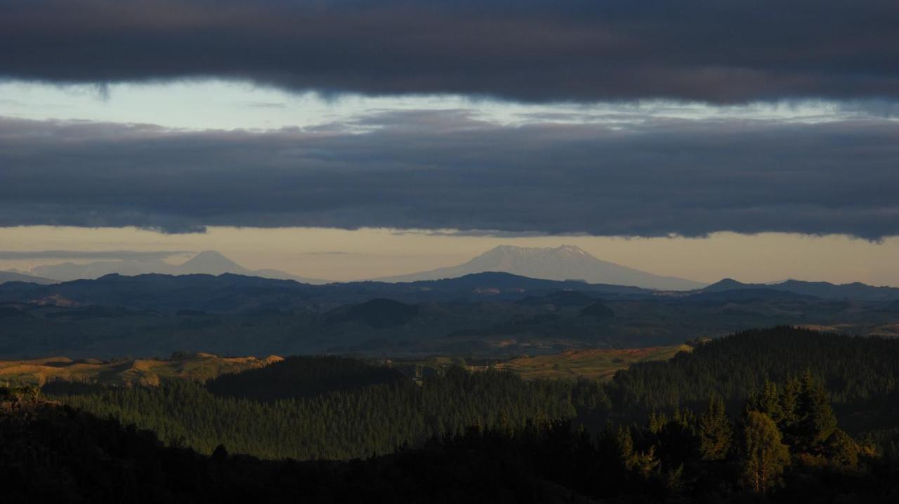 Rock Retreat B&B Farmstay Waitomo Caves Bagian luar foto